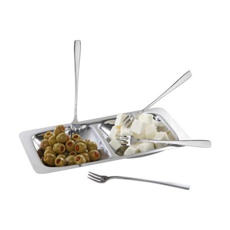 Este set botanero de acero inoxidable esta conformado por una charola botanera Möven y un juego de 6 tenedores modelo Malva, sus acabados son brillantes y de gran resistencia al uso constante.